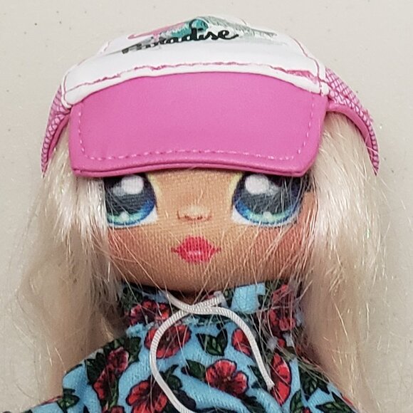 Na Na Na Surprise Doll Krysta Splash - Picture 2 of 5